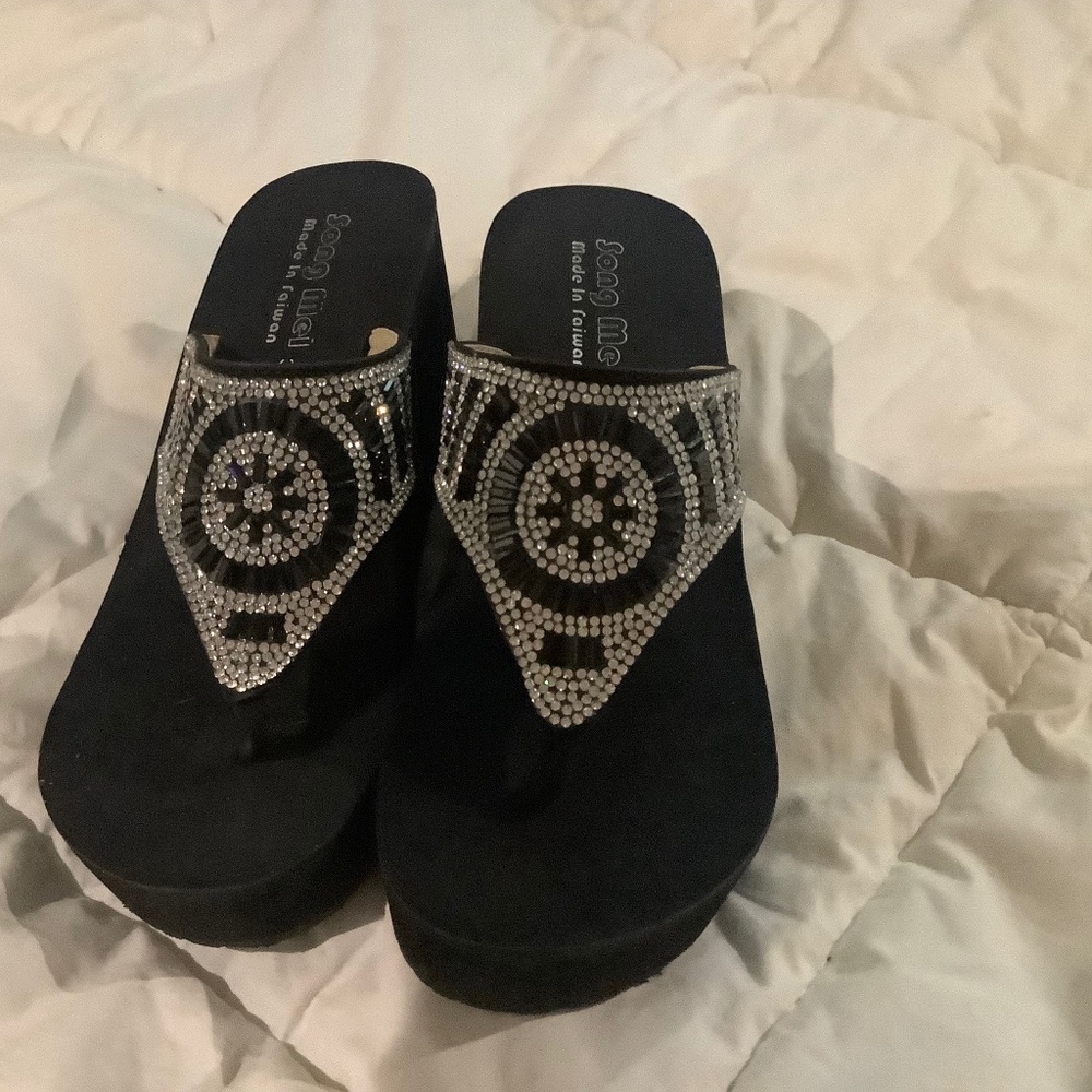 Sandles
